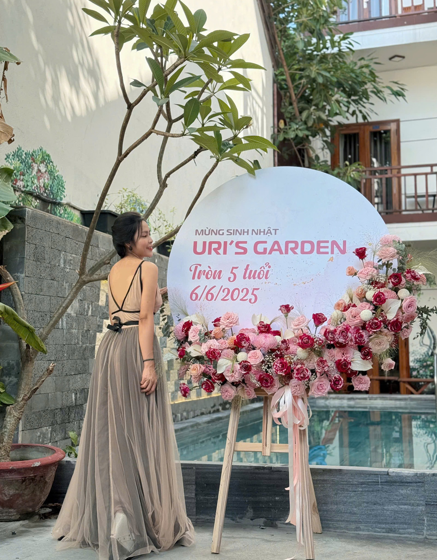 hoa-tiec-su-kien-mau-moi-2025-16