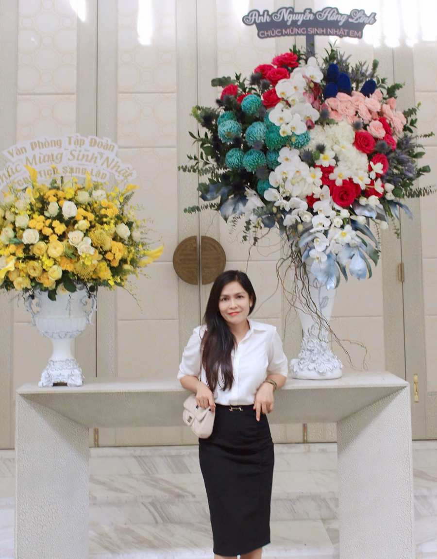 hoa-tiec-su-kien-mau-moi-2025-20