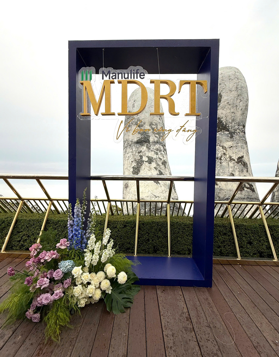 hoa-tiec-su-kien-mau-moi-2025-23