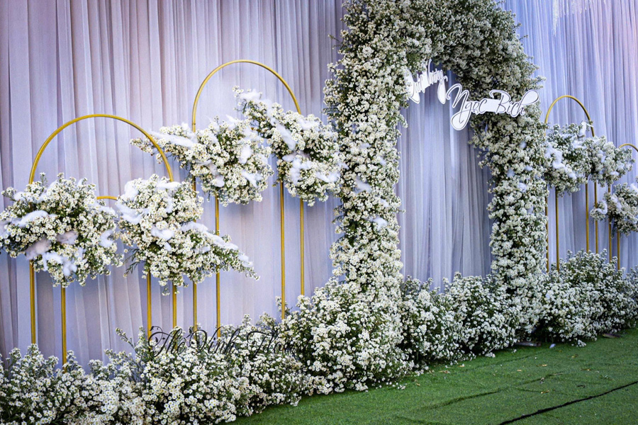 hoa-tiec-su-kien-mau-moi-2025-31