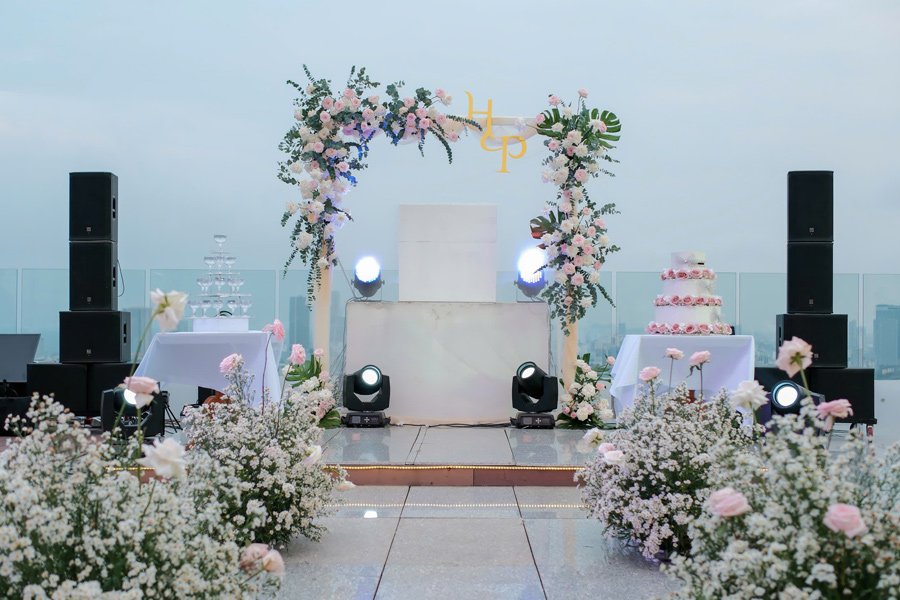 hoa-tiec-su-kien-mau-moi-2025-32