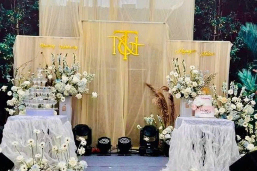 hoa-tiec-su-kien-mau-moi-2025-34