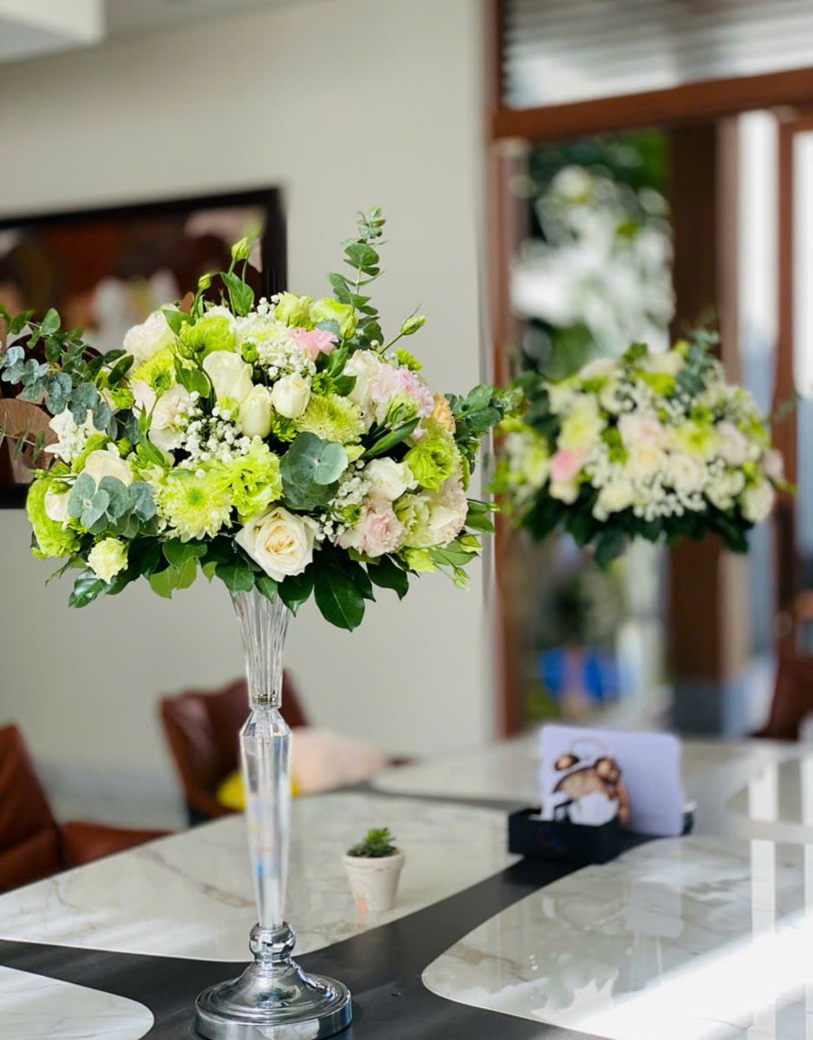 hoa-tiec-su-kien-mau-moi-2025-8